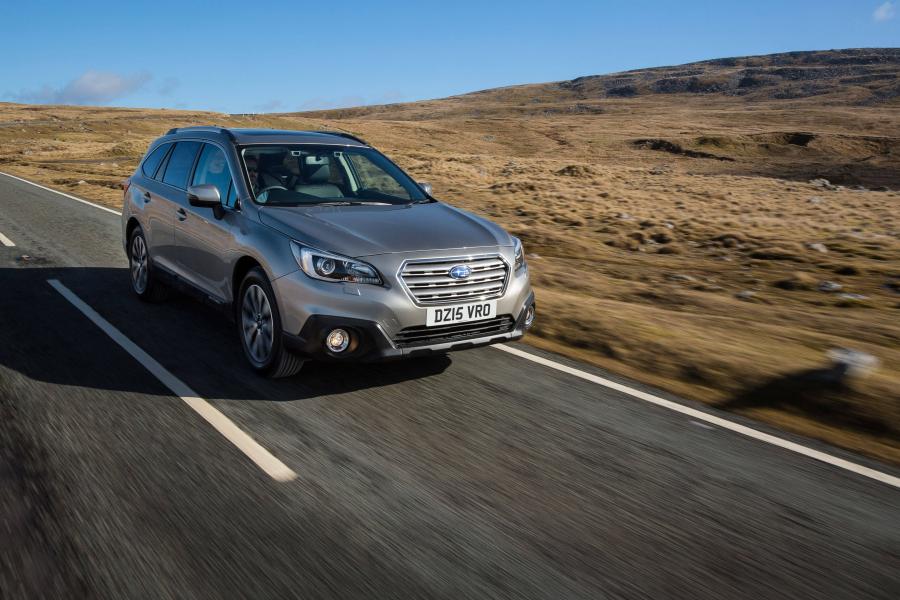  Subaru Outback 2.0D 2015 года  (UK) (фото 13 из 32)